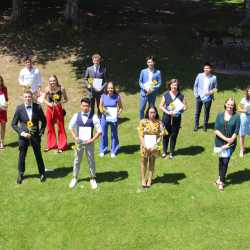 15 Sonderpreise für 31 Abiturienten 15 Sonderpreise für 31 Abiturienten