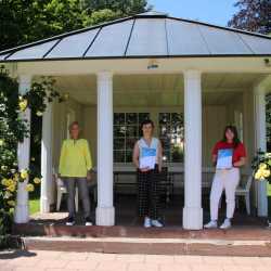 16 Erzieherinnen und Erzieher haben jetzt staatliche Anerkennung 16 Erzieherinnen und Erzieher haben jetzt staatliche Anerkennung