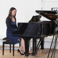 18 Realschüler erlangen die Mittlere Reife 18 Realschüler erlangen die Mittlere Reife