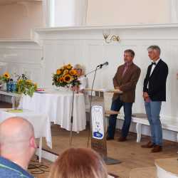 18 Realschüler erlangen die Mittlere Reife 18 Realschüler erlangen die Mittlere Reife