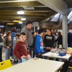 1BKSP gestaltet Feiertag an der Carl-Orff-Schule 1BKSP gestaltet Feiertag an der Carl-Orff-Schule