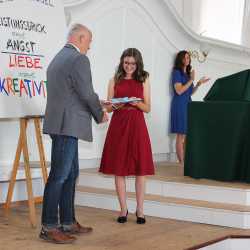 23 Einser-Abiturienten an den Zinzendorfschulen – Schnitt bei 2,11 23 Einser-Abiturienten an den Zinzendorfschulen – Schnitt bei 2,11