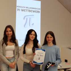 244 Nachkommastellen! Laura gewinnt den ersten Pi-Wettbewerb 244 Nachkommastellen! Laura gewinnt den ersten Pi-Wettbewerb