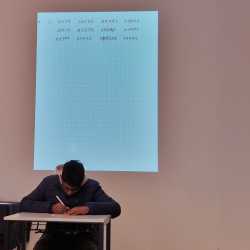 244 Nachkommastellen! Laura gewinnt den ersten Pi-Wettbewerb 244 Nachkommastellen! Laura gewinnt den ersten Pi-Wettbewerb