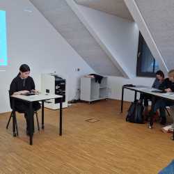 244 Nachkommastellen! Laura gewinnt den ersten Pi-Wettbewerb 244 Nachkommastellen! Laura gewinnt den ersten Pi-Wettbewerb