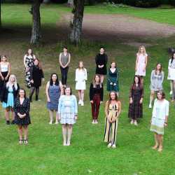 42 angehende Erzieher und Jugend- und Heimerzieher feierlich verabschiedet 42 angehende Erzieher und Jugend- und Heimerzieher feierlich verabschiedet