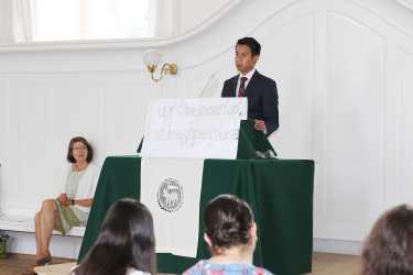 42 angehende Erzieher und Jugend- und Heimerzieher feierlich verabschiedet 42 angehende Erzieher und Jugend- und Heimerzieher feierlich verabschiedet