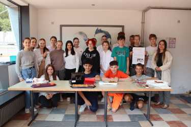 8c unterstützt mit Kuchenverkauf Ärzte ohne Grenzen 8c unterstützt mit Kuchenverkauf Ärzte ohne Grenzen