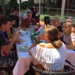 9R kocht für Br. Treude und Sr. Rök 9R kocht für Br. Treude und Sr. Rök