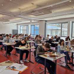 Abi-Prüfungen über Influencer, kognitive Dissonanz und Konjunktur Abi-Prüfungen über Influencer, kognitive Dissonanz und Konjunktur