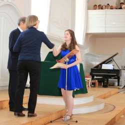 Abiturienten beenden das Kapitel „Schule“ Abiturienten beenden das Kapitel „Schule“