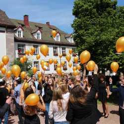 Abiturienten mit festlichem Gottesdienst verabschiedet Abiturienten mit festlichem Gottesdienst verabschiedet