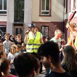 Abiturienten „verhaften“ ihre Lehrer Abiturienten „verhaften“ ihre Lehrer