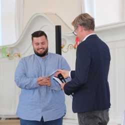 Abiturient*innen mit Preisen überhäuft Abiturient*innen mit Preisen überhäuft