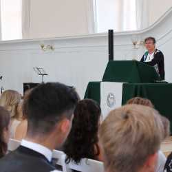 Abiturient*innen mit Preisen überhäuft Abiturient*innen mit Preisen überhäuft