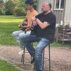 Abschiedsfeier im Internat: Ein unvergesslicher Sommerabend Abschiedsfeier im Internat: Ein unvergesslicher Sommerabend