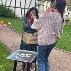 Abschiedsfeier im Internat: Ein unvergesslicher Sommerabend Abschiedsfeier im Internat: Ein unvergesslicher Sommerabend