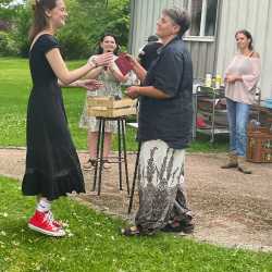 Abschiedsfeier im Internat: Ein unvergesslicher Sommerabend Abschiedsfeier im Internat: Ein unvergesslicher Sommerabend