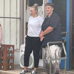 Abschiedsfeier im Internat: Ein unvergesslicher Sommerabend Abschiedsfeier im Internat: Ein unvergesslicher Sommerabend