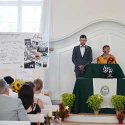 Abschlussfeier unter dem Motto „Hollywood – Der Rote Teppich für unsere Zukunft“ Abschlussfeier unter dem Motto „Hollywood – Der Rote Teppich für unsere Zukunft“