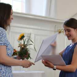 Abschlussfeier unter dem Motto „Hollywood – Der Rote Teppich für unsere Zukunft“ Abschlussfeier unter dem Motto „Hollywood – Der Rote Teppich für unsere Zukunft“