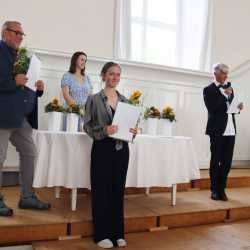 Abschlussfeier unter dem Motto „Hollywood – Der Rote Teppich für unsere Zukunft“ Abschlussfeier unter dem Motto „Hollywood – Der Rote Teppich für unsere Zukunft“