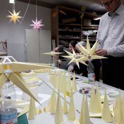 Adventszeit unter eigenem Stern Adventszeit unter eigenem Stern