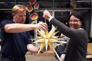 Adventszeit unter eigenem Stern Adventszeit unter eigenem Stern