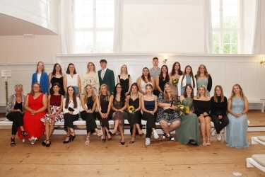 „Alles hat seine Zeit“ – feierlicher Abschied von den Fachschul-Absolvent*innen „Alles hat seine Zeit“ – feierlicher Abschied von den Fachschul-Absolvent*innen