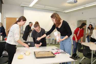 Angehende Erzieher*innen bekommen viele Impulse beim Methodentag Angehende Erzieher*innen bekommen viele Impulse beim Methodentag