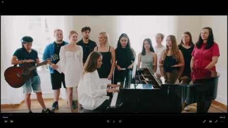 Angehende Erzieher*innen singen Segen Angehende Erzieher*innen singen Segen