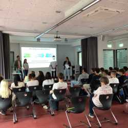 Ausbildungs- und Studienbotschafter helfen bei der Berufswahl Ausbildungs- und Studienbotschafter helfen bei der Berufswahl