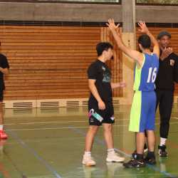 Basketball-Kooperation zwischen Zinzendorfschulen und Black Forest Panthers: Gewinner auf beiden Seiten Basketball-Kooperation zwischen Zinzendorfschulen und Black Forest Panthers: Gewinner auf beiden Seiten