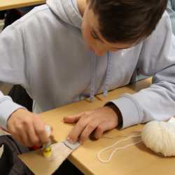 Basteln für den guten Zweck: Weihnachtsmarkt-Einnahmen gehen an Frauen-Projekt in Malawi Basteln für den guten Zweck: Weihnachtsmarkt-Einnahmen gehen an Frauen-Projekt in Malawi