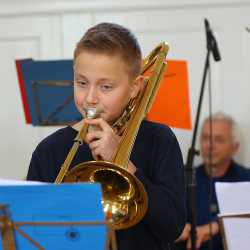Beeindruckendes Schulkonzert begrüßt den Frühling Beeindruckendes Schulkonzert begrüßt den Frühling