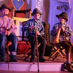 Biblisches Musical begeistert zum Altschülertreffen Biblisches Musical begeistert zum Altschülertreffen