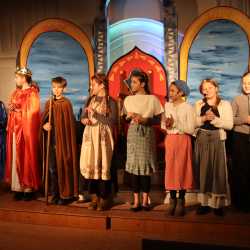 Biblisches Singspiel begeistert Publikum im Kirchensaal Biblisches Singspiel begeistert Publikum im Kirchensaal