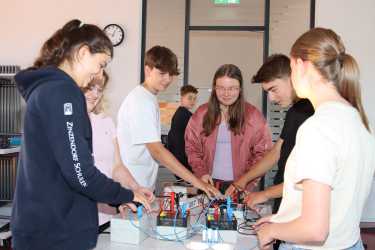 Bildungspartner EGT stellt Achtklässlern Ausbildungsberufe vor Bildungspartner EGT stellt Achtklässlern Ausbildungsberufe vor