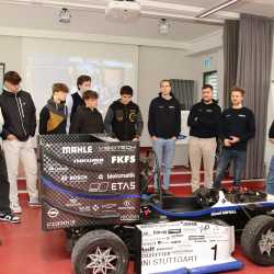 Boxenstopp im HKG Boxenstopp im HKG