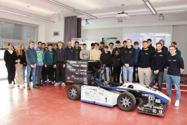 Boxenstopp im HKG Boxenstopp im HKG