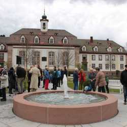 Brunnen am Zinzendorfplatz eingeweiht Brunnen am Zinzendorfplatz eingeweiht