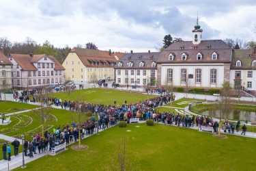 Brunnen am Zinzendorfplatz eingeweiht Brunnen am Zinzendorfplatz eingeweiht
