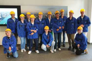 Chemiekurs wirft Blick hinter die Kulissen von BASF Chemiekurs wirft Blick hinter die Kulissen von BASF