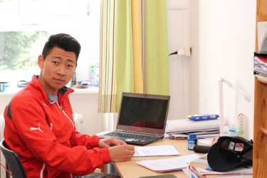 Chinesen leben im Internat „wie auf einer Insel“ Chinesen leben im Internat „wie auf einer Insel“