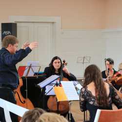 Chöre und Blasorchester in Bestform beim Schulkonzert (mit Film!) Chöre und Blasorchester in Bestform beim Schulkonzert (mit Film!)