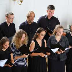 Chöre und Blasorchester in Bestform beim Schulkonzert (mit Film!) Chöre und Blasorchester in Bestform beim Schulkonzert (mit Film!)