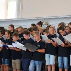 Chöre und Blasorchester in Bestform beim Schulkonzert (mit Film!) Chöre und Blasorchester in Bestform beim Schulkonzert (mit Film!)