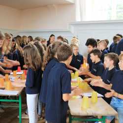 Chöre und Blasorchester in Bestform beim Schulkonzert (mit Film!) Chöre und Blasorchester in Bestform beim Schulkonzert (mit Film!)