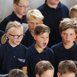 Chöre und Blasorchester in Bestform beim Schulkonzert (mit Film!) Chöre und Blasorchester in Bestform beim Schulkonzert (mit Film!)