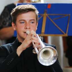 Chöre und Blasorchester in Bestform beim Schulkonzert (mit Film!) Chöre und Blasorchester in Bestform beim Schulkonzert (mit Film!)